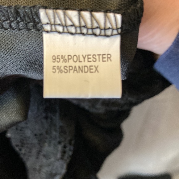 Black lace overlay dress. - Picture 4 of 5